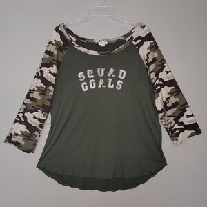 ❄️ XL | Ardene | 3/4 Camo Sleeve "Squad Goals" T-Shirt